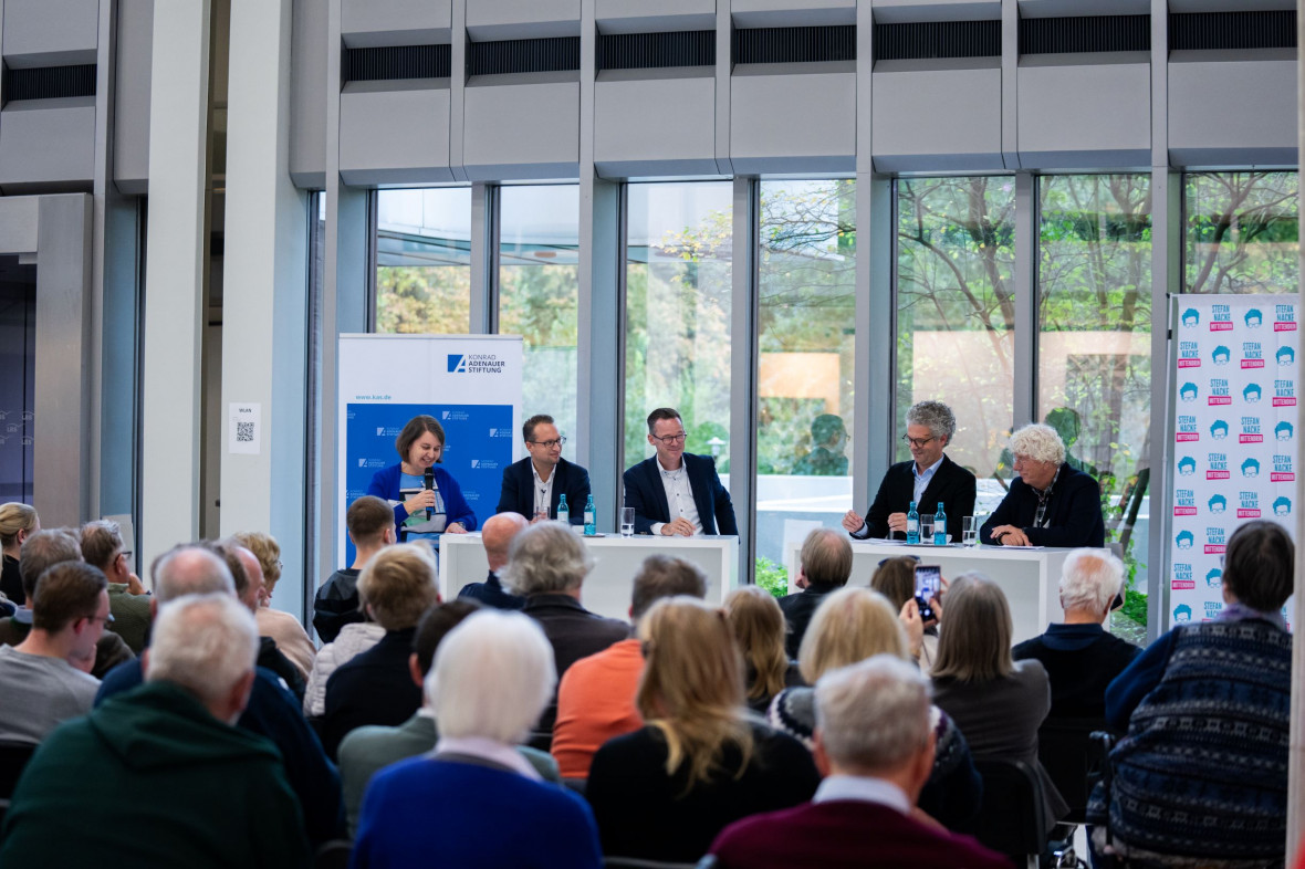 Von links nach rechts: Dr. Ulrike Hospes, Prof. Dr. Oliver Lerbs, Frank Demmer, Dr. Stefan Nacke, Rainer Maria Kresing