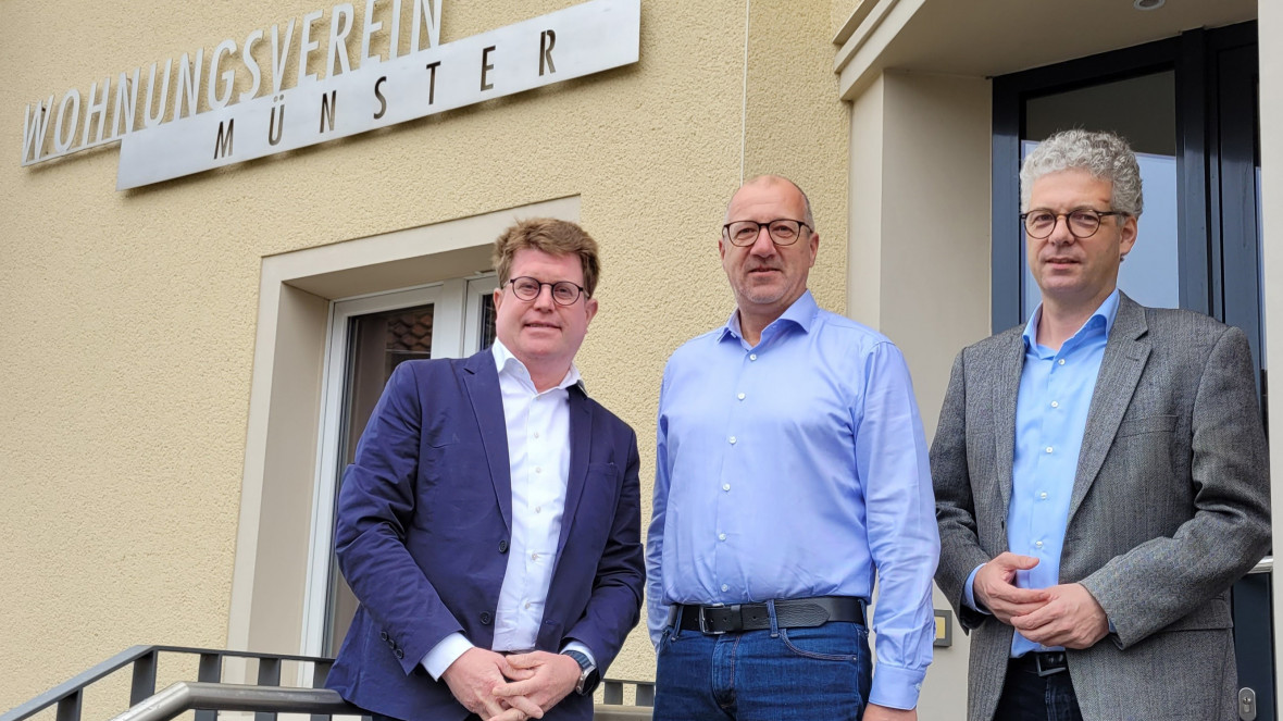 Foto (v.l.n.r.): Dr. Ulrich Mllenhoff (CDU), Rdiger Junker (Wohnungsverein Mnster von 1893 e.G.), Dr. Stefan Nacke MdB (CDU)